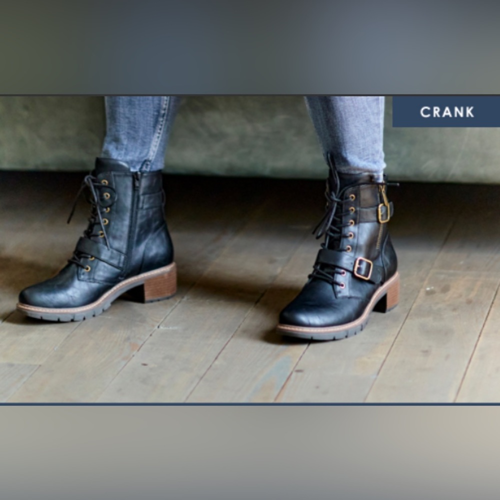 White Mountain Black Combat/moto Boots with Brown Soles